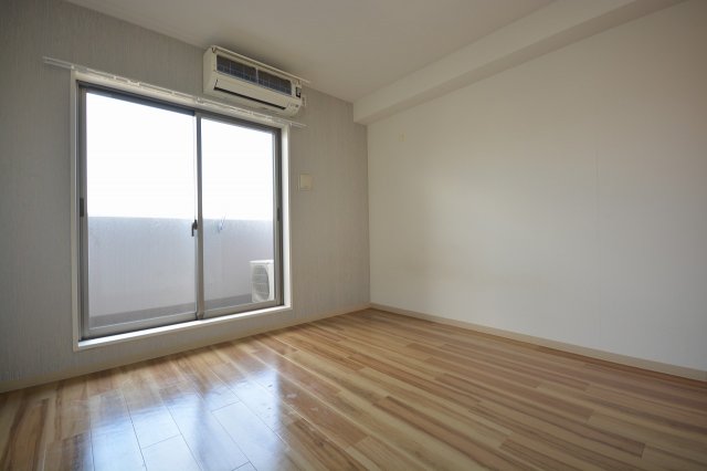 居室・リビング　同物件別部屋参考写真