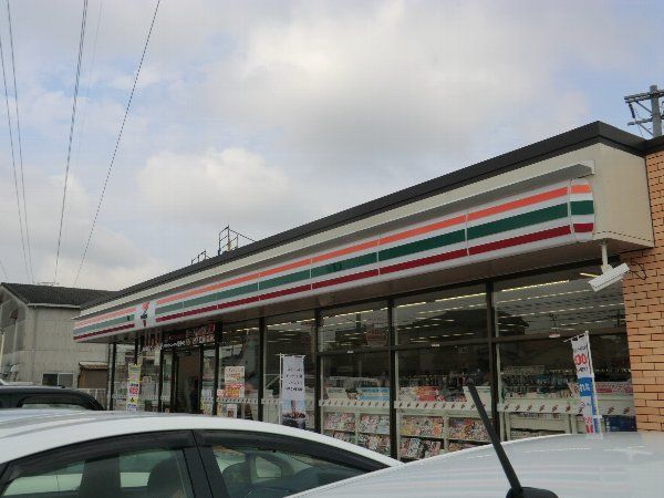 コンビニ　セブンイレブン春日井知多町店（コンビニ）まで317m