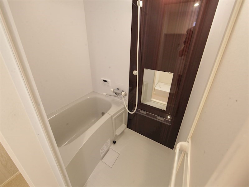 バス・シャワールーム　浴室暖房乾燥機付　追い焚き機能付お風呂　同仕様写真