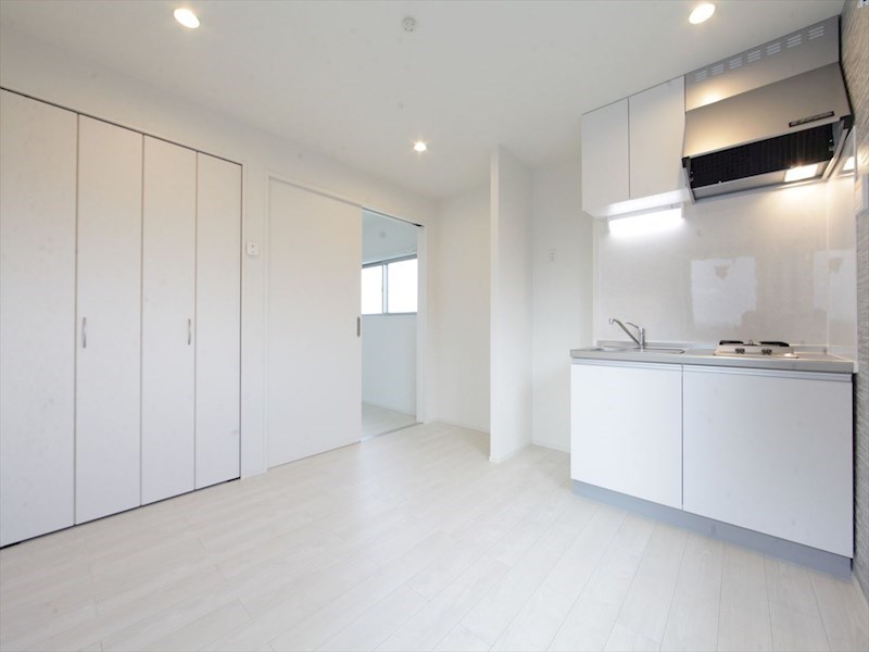 居室・リビング　ＤＫ7帖　システムキッチン　エアコン完備　同仕様写真