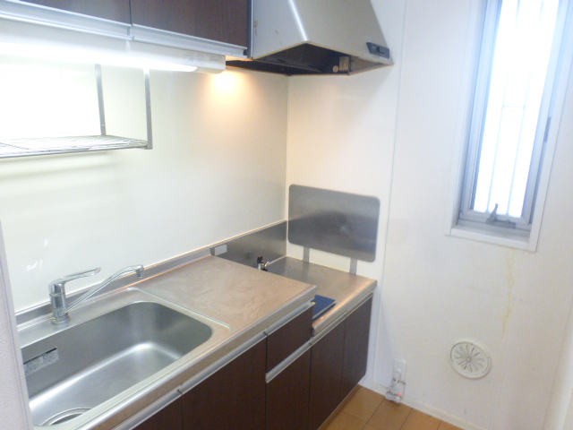 キッチン　リビングをワイドに活用出来る　　　独立型キッチン