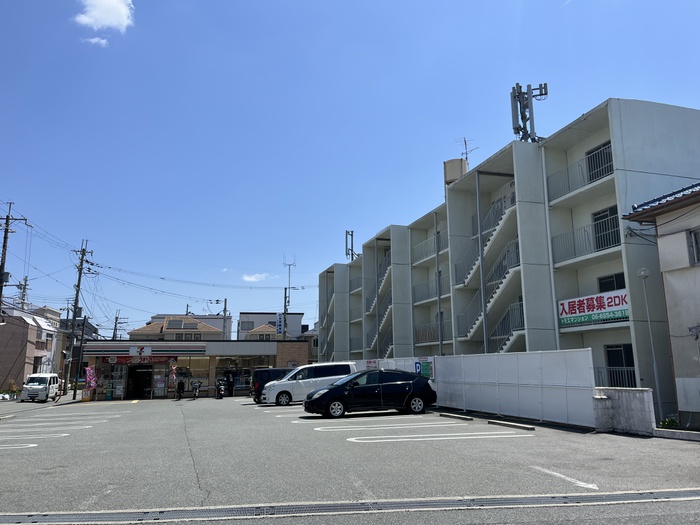 コンビニ　セブンイレブン（コンビニ）まで350m