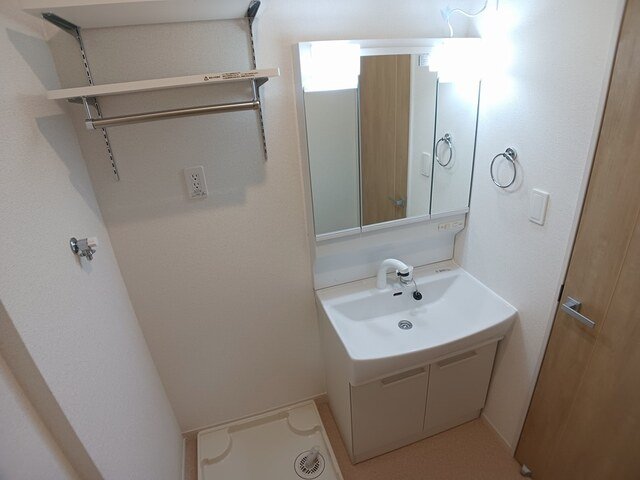 洗面設備　コンパクトで使いやすい洗面所