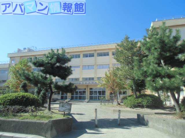 小学校　新潟市立上山小学校（小学校）まで736m