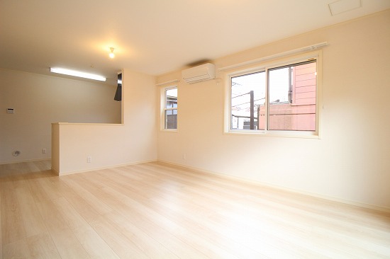 居室・リビング　類似部屋写真（左右反転となります）