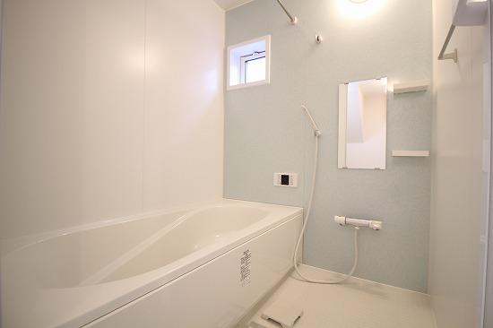 バス・シャワールーム　類似部屋写真（左右反転となります）