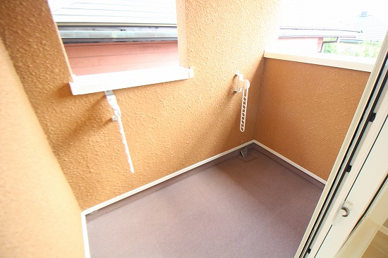 バルコニー　類似部屋写真（左右反転となります）