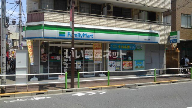 コンビニ　ファミリーマート 蓮根駅前店（コンビニ）まで1356m