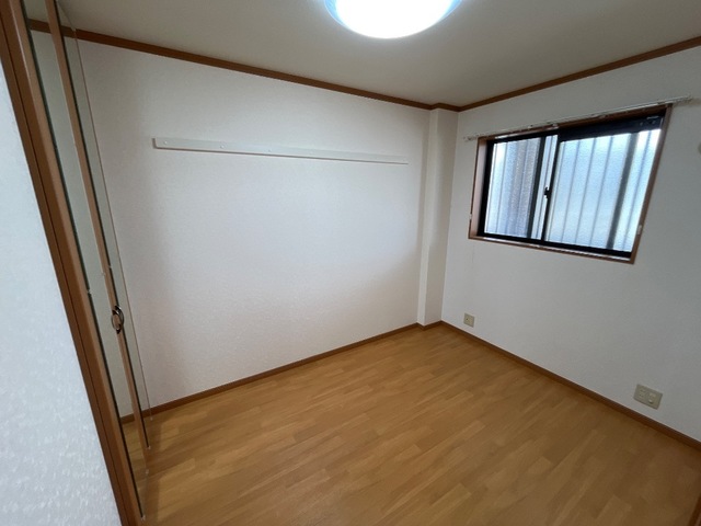 その他部屋・スペース　風通しも良い寝室です☆
