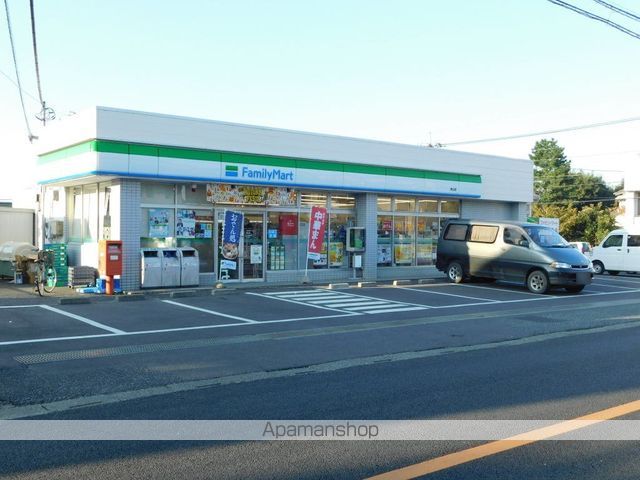 コンビニ　ファミリーマート（コンビニ）まで269m
