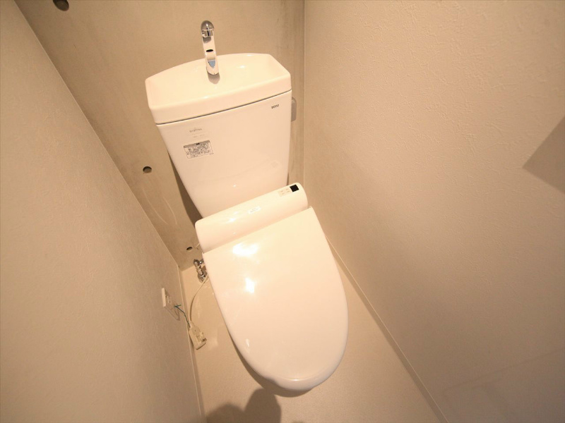トイレ　温水洗浄暖房便座付トイレ