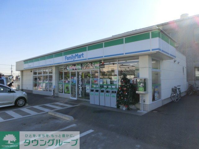 コンビニ　ファミリーマート（コンビニ）まで100m
