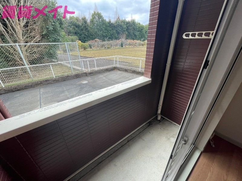 バルコニー　同物件別部屋写真