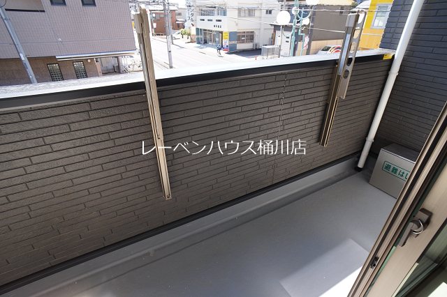 バルコニー　レーベンハウス桶川店へ　048-787-5511