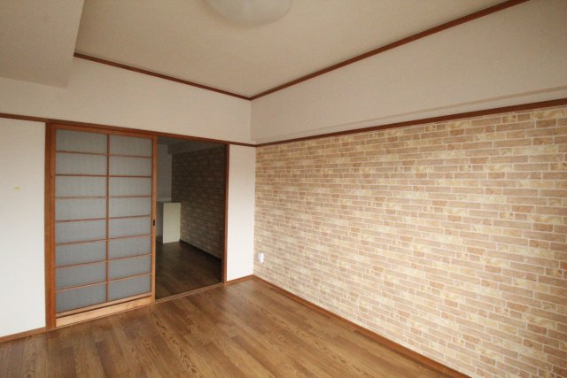 居室・リビング　※同建物・別号室の写真です