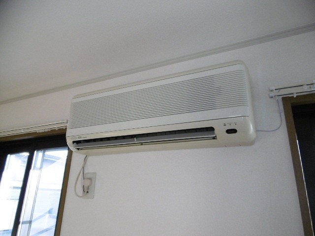 その他設備　エアコン　※写真は103号室のお部屋です。