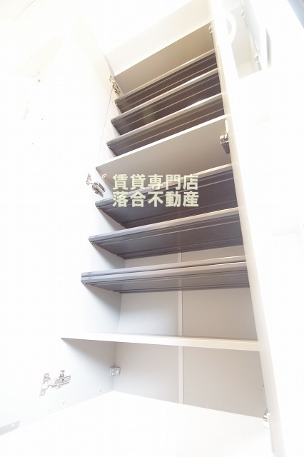 収納　シューズ収納