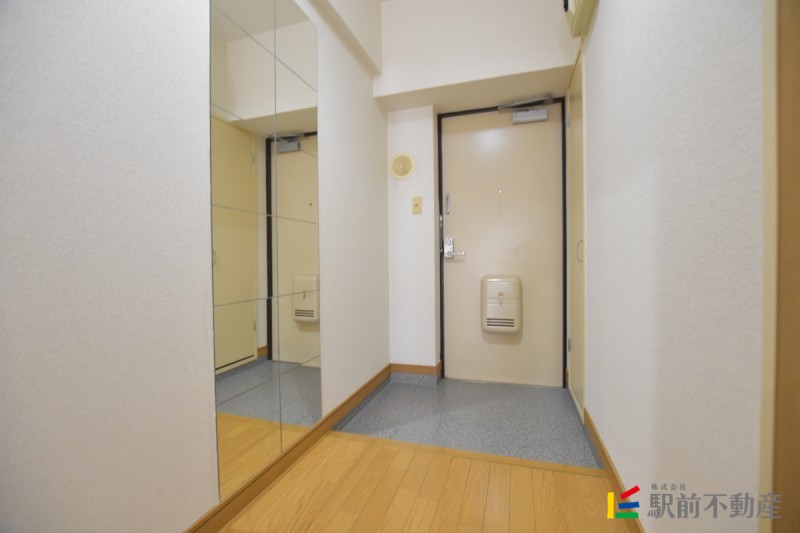 玄関　写真は別号室