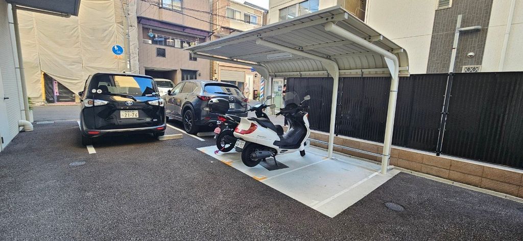 駐車場　駐車場