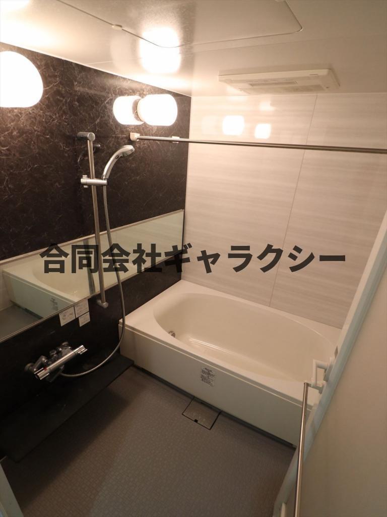 バス・シャワールーム　浴室乾燥機付きバスルーム
