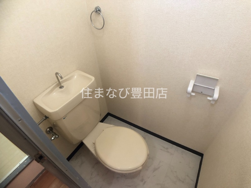 トイレ　別室同型写真