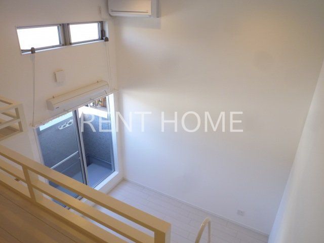 その他　ロフトから見たお部屋です