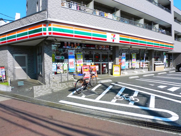 コンビニ　セブンイレブン（コンビニ）まで160m