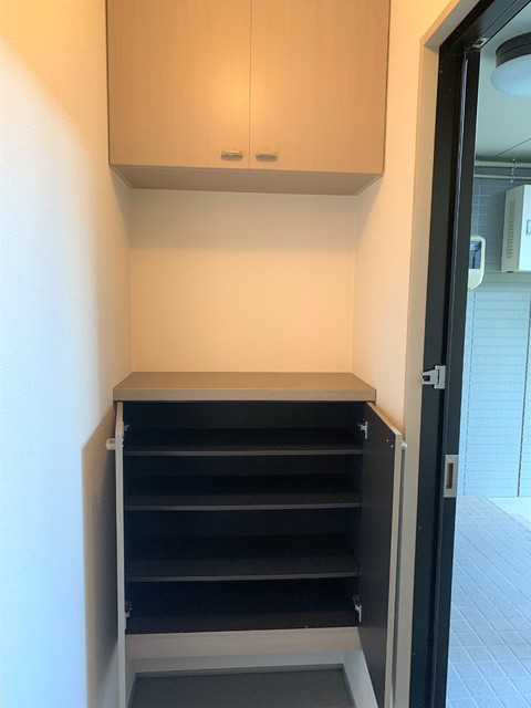 玄関　下足箱