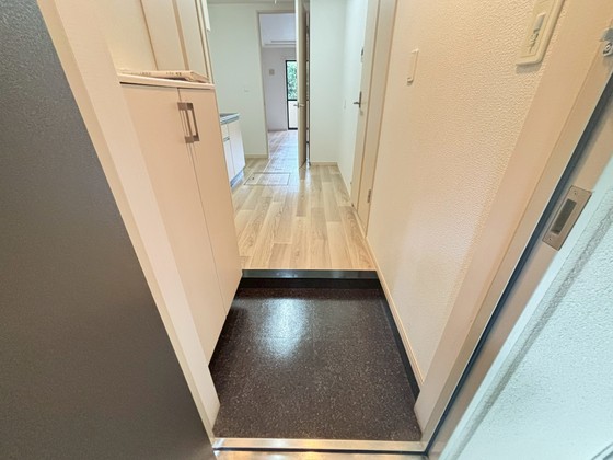 玄関　※別部屋の写真です