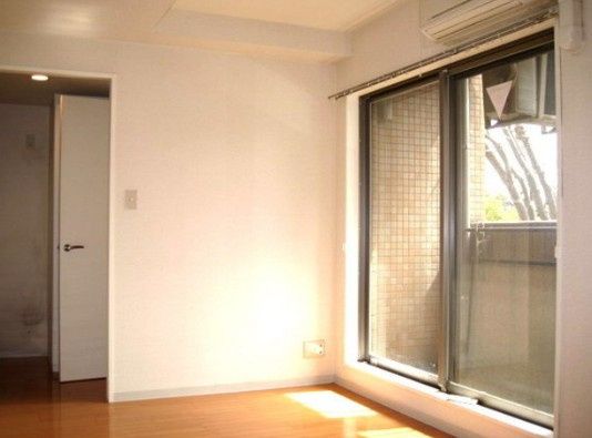 居室・リビング　明るいお部屋ですね♪