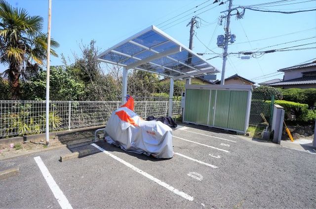 その他共有部分　バイク用専用駐輪場（有料）あり