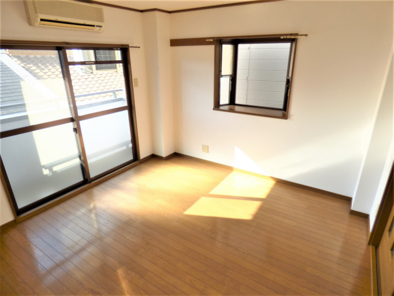白川マンションの居間写真