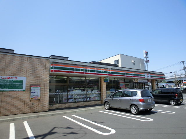 コンビニ　セブンイレブン札幌北31条東店（コンビニ）まで591m