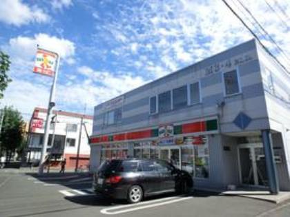 コンビニ　サンクス平岸3条店（コンビニ）まで125m
