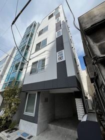 建物外観　アムレア荻窪の外観。2024年築のきれいなマンション