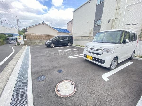 駐車場　敷地内駐車場！