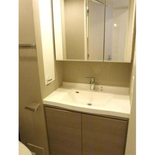 洗面設備　※写真は同タイプ住戸です。