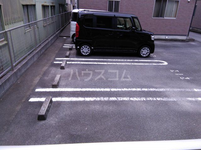 【グリーンヒルズIIの駐車場】