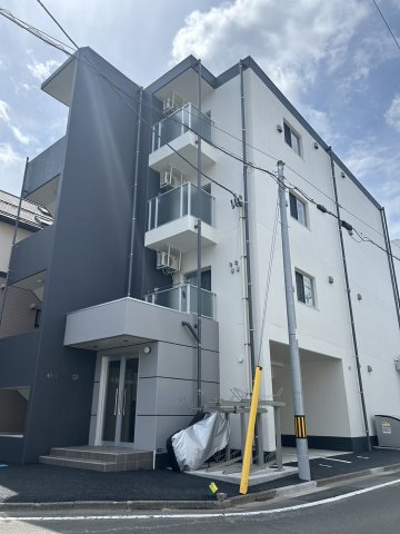 仙台市青葉区霊屋下のマンションの建物外観