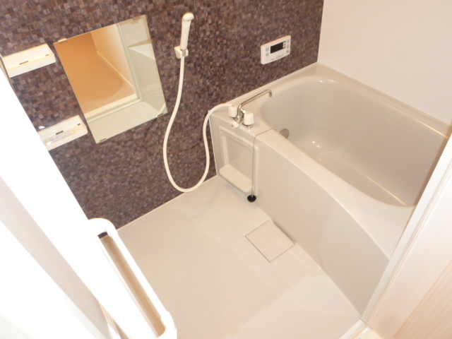 バス・シャワールーム　追い焚きバス