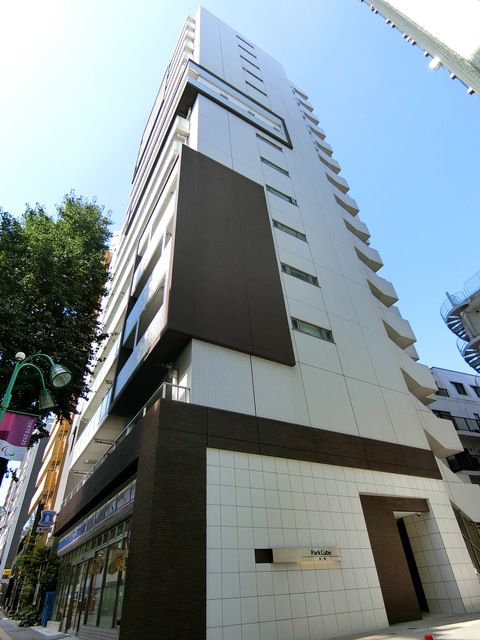 渋谷区笹塚のマンションの建物外観