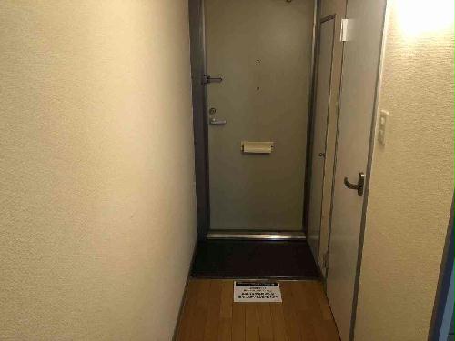 玄関　設備・仕様は号室により異なる為、現況を優先致します。