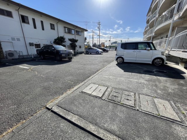 【道原マンションの駐車場】