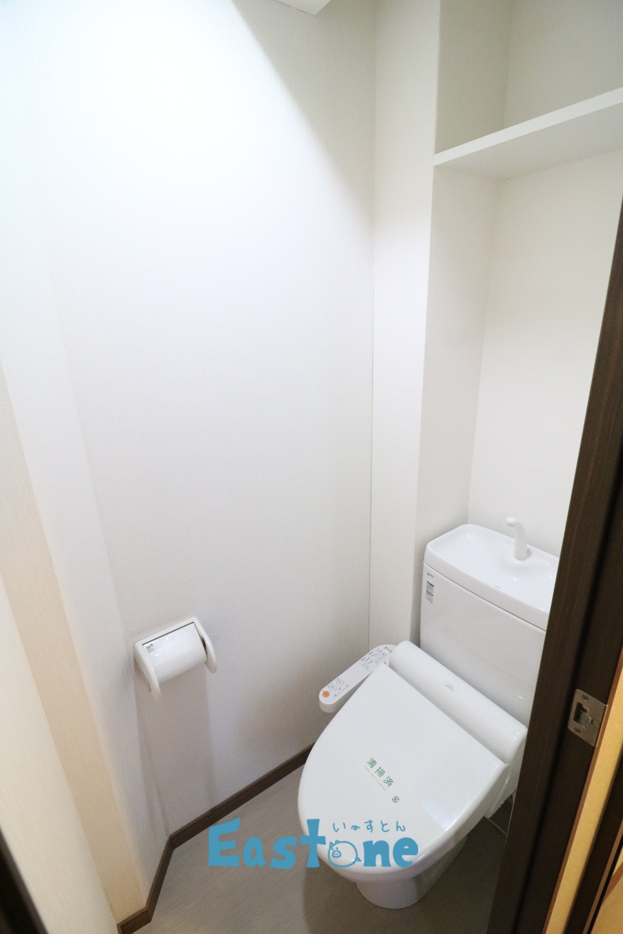 トイレ　棚付きで便利