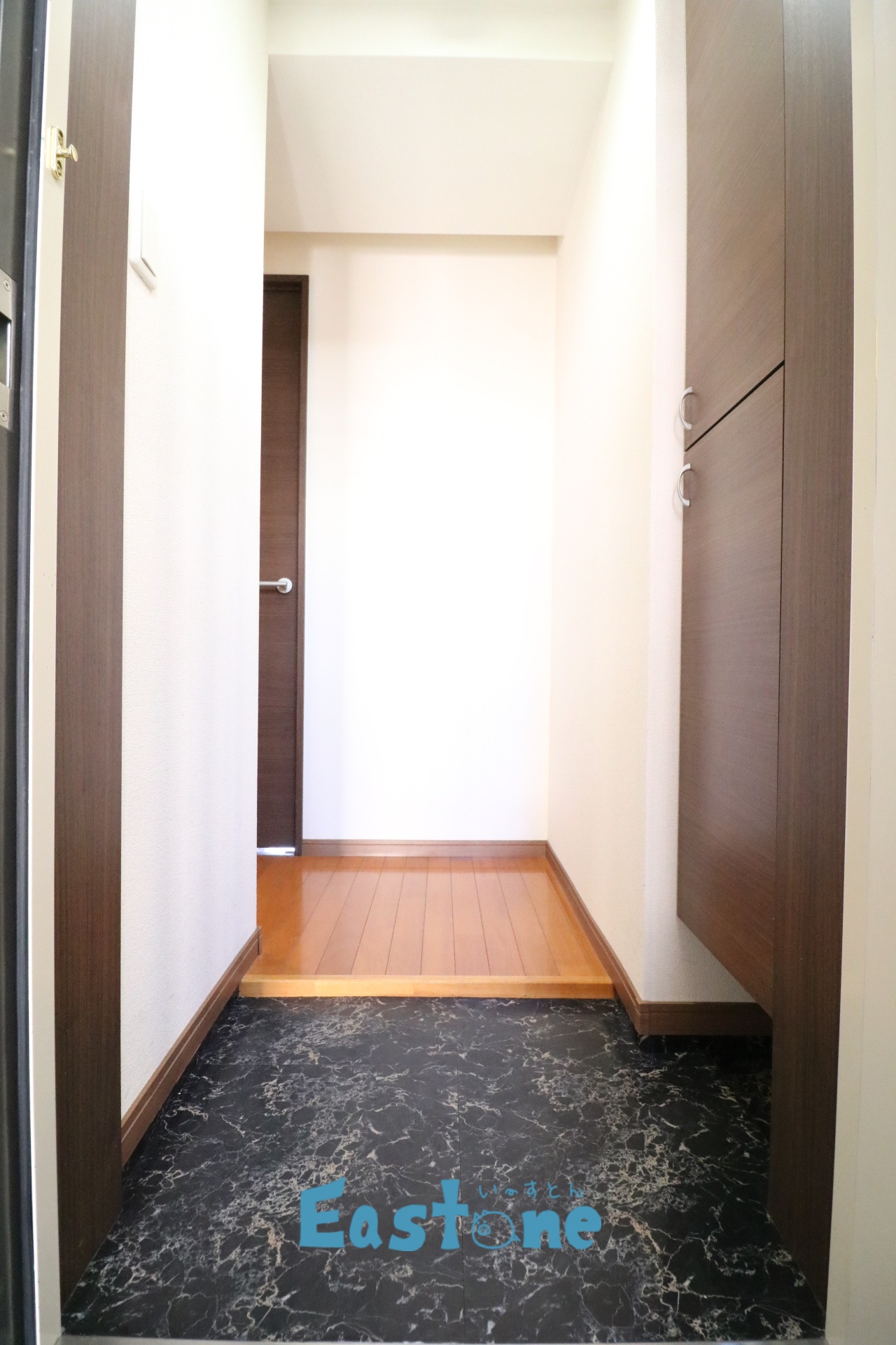 玄関　便利なシューズボックス付き