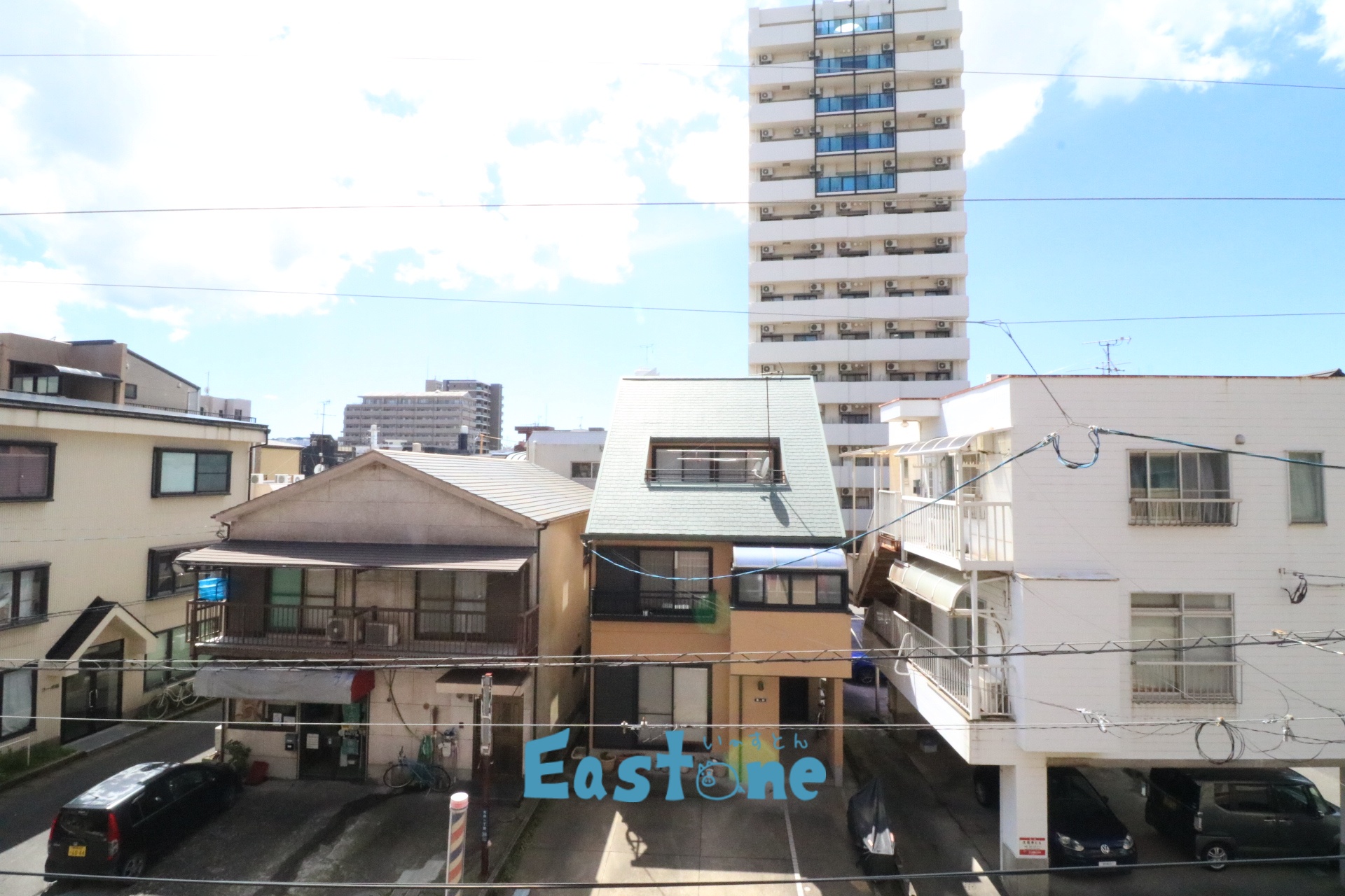 眺望　隣の建物と距離があるので安心