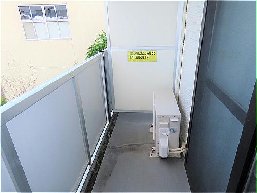 バルコニー　洗濯物を外干しできます