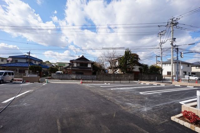 【北九州市八幡西区池田のアパートの駐車場】