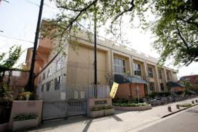 中学校　世田谷区立東深沢中学校（中学校）まで757m