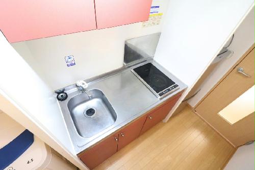 キッチン　２口コンロ付きラジエントヒータを設置